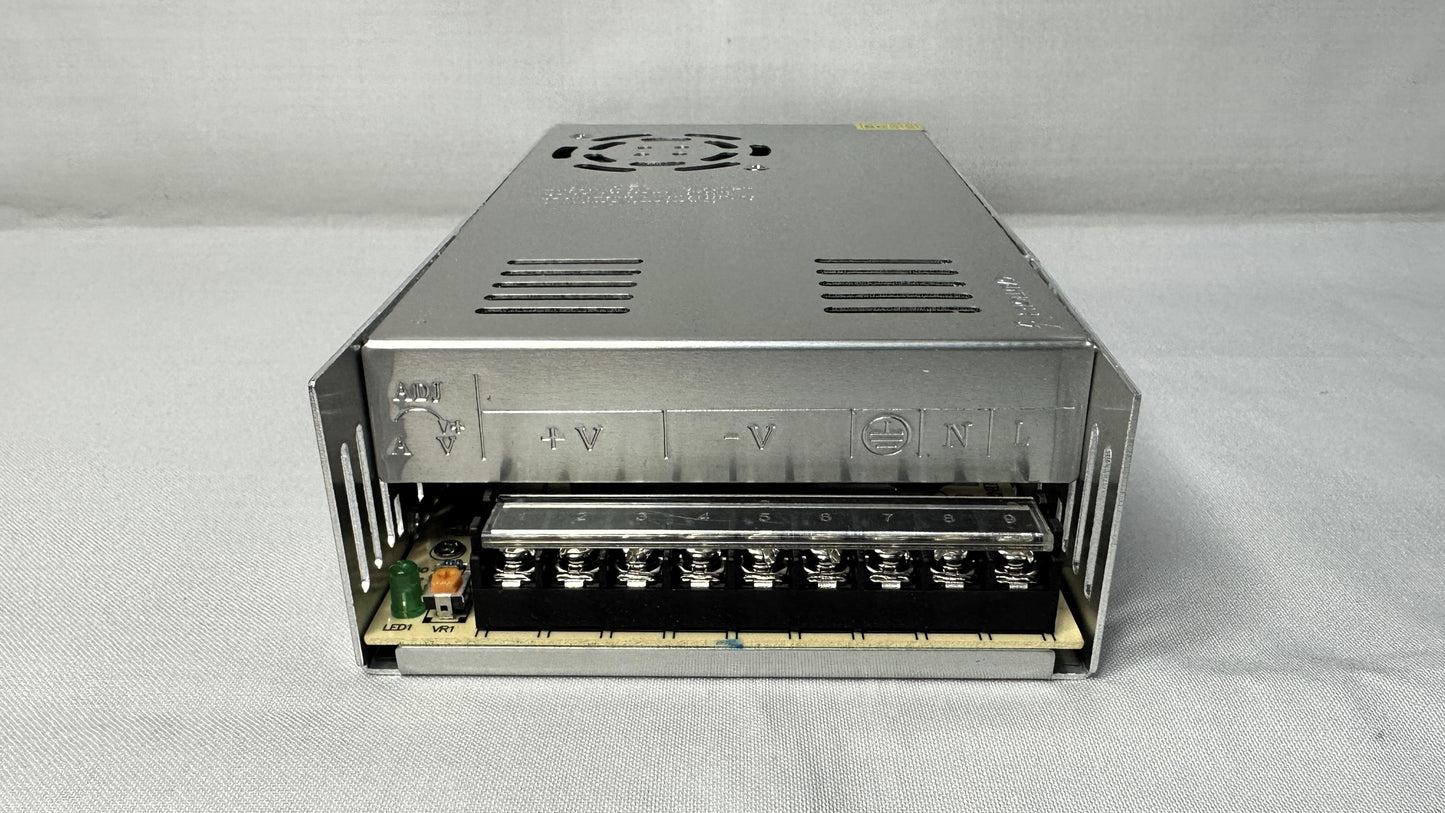Fuente de Voltaje metalica tipo Switching 12 Voltios 30 Amperios