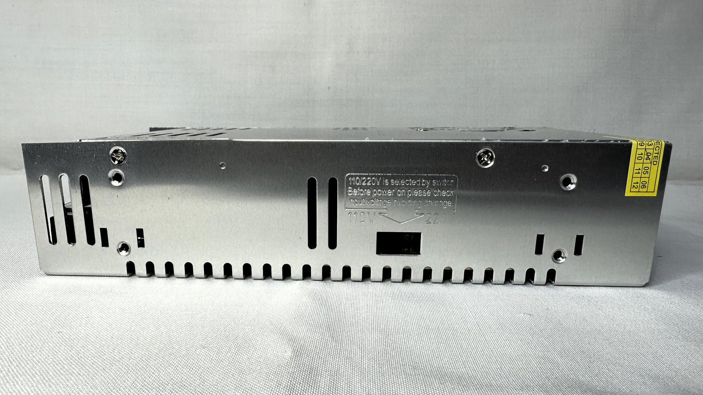 Fuente de Voltaje metalica tipo Switching 12 Voltios 30 Amperios