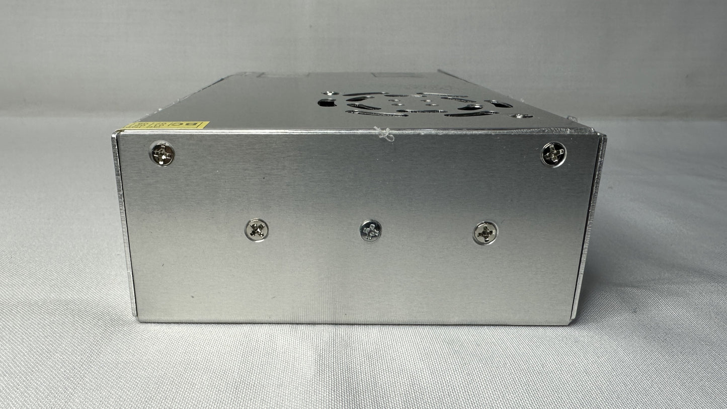 Fuente de Voltaje metalica tipo Switching 12 Voltios 30 Amperios