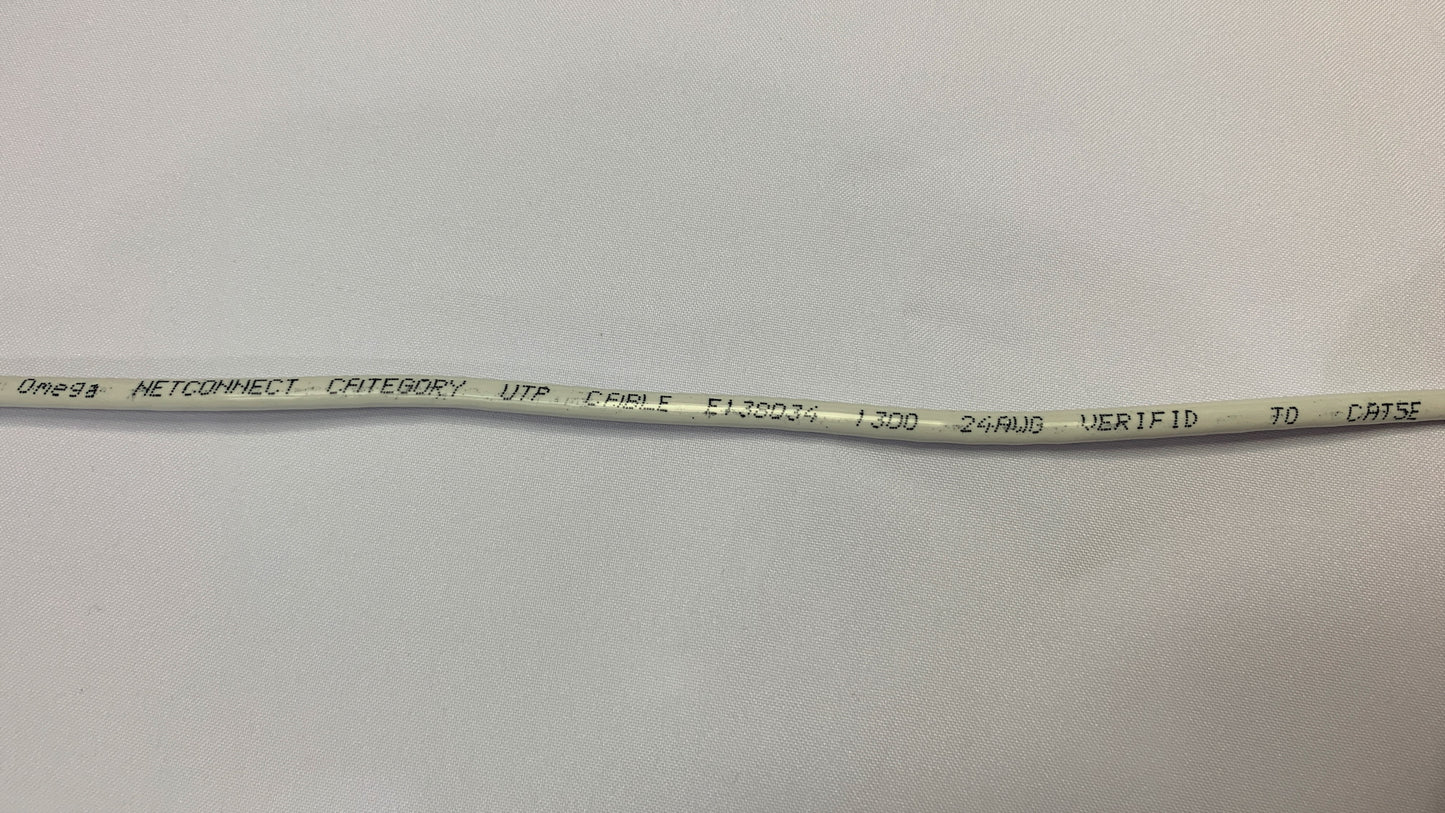 Bobina de cable UTP 305 metros categoria 5e color blanco marca Omega