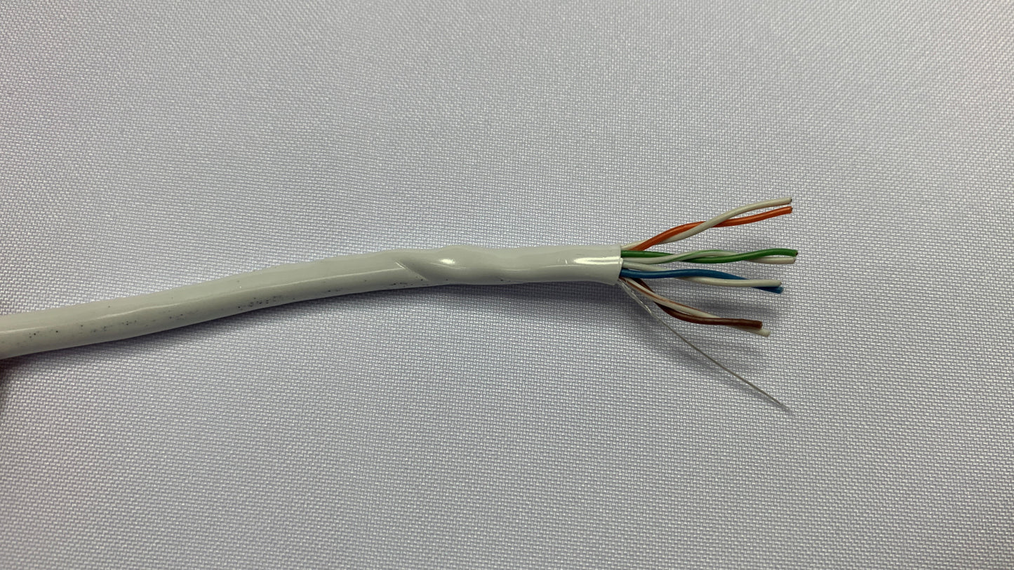 Bobina de cable UTP 305 metros categoria 5e color blanco marca Omega