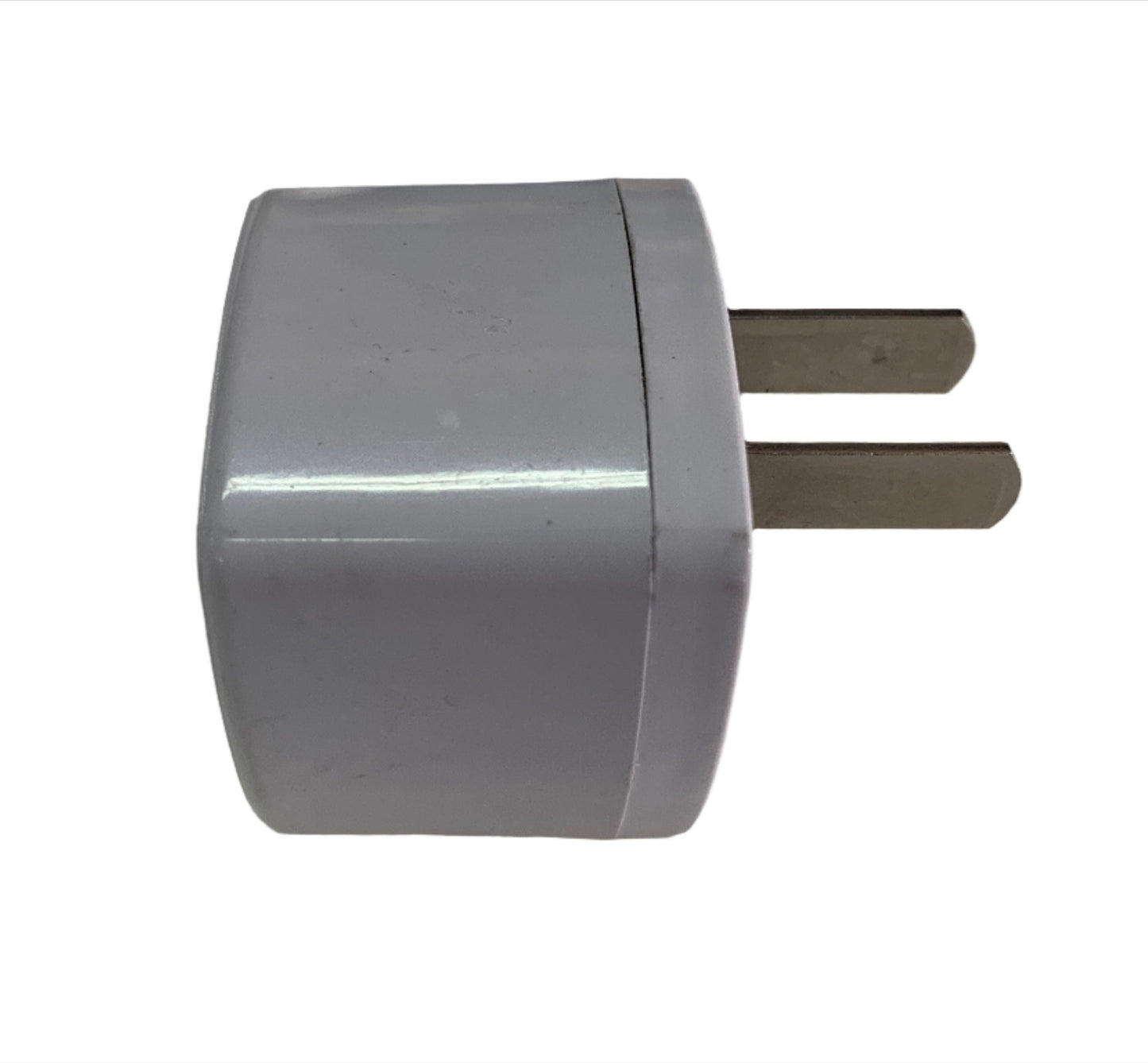 Adaptador Convertidor Enchufe de Redondo tripolar a Plano Bipolar