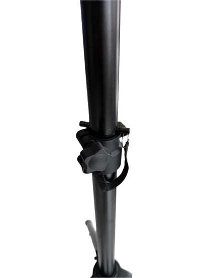 Pedestal de piso metalico para caja amplificada color negro