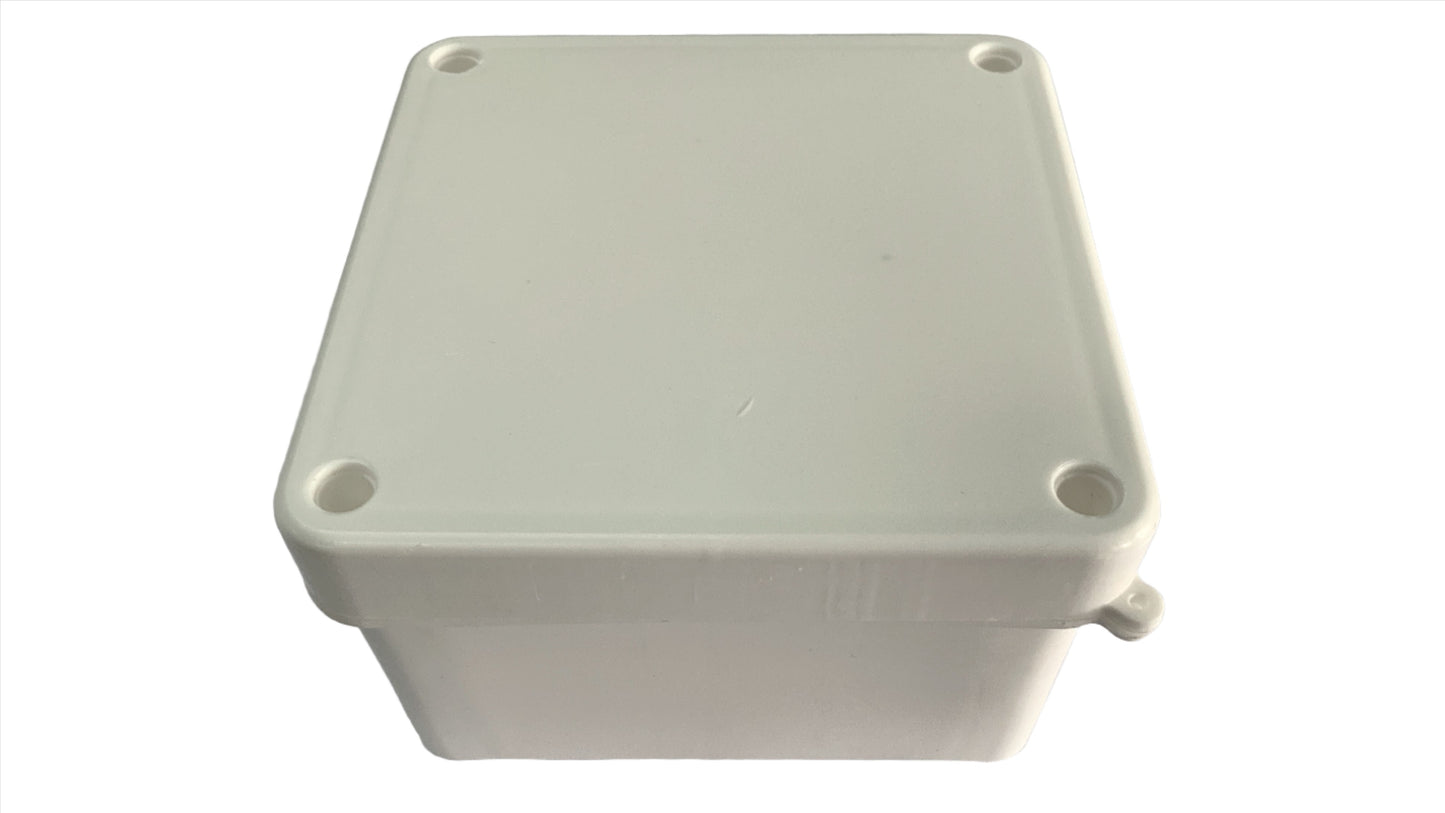Caja Plastica de Paso color Blanca con tapa 11 x 11 x 7 cm