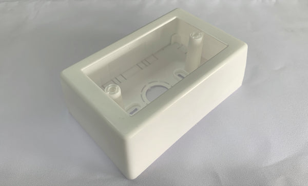 Caja Sobrepuesta de Plastico color Blanca para colocar faceplates y tomas electricos