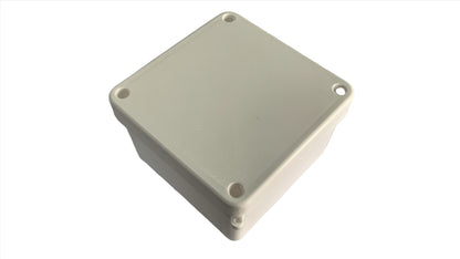 Caja Plastica de Paso color Blanca con tapa 11 x 11 x 7 cm