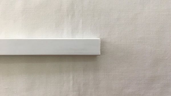 Canaleta plastica color blanco con adhesivo 20 x 10 x 2000 mm