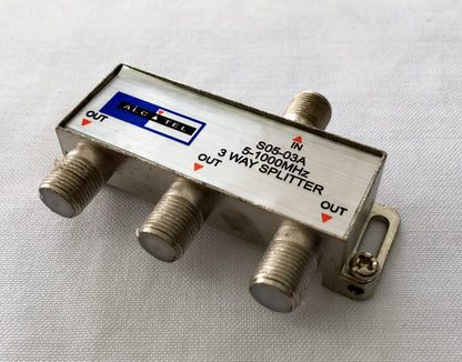 Splitter coaxial de 1 entrada a 3 salidas marca Alcatel