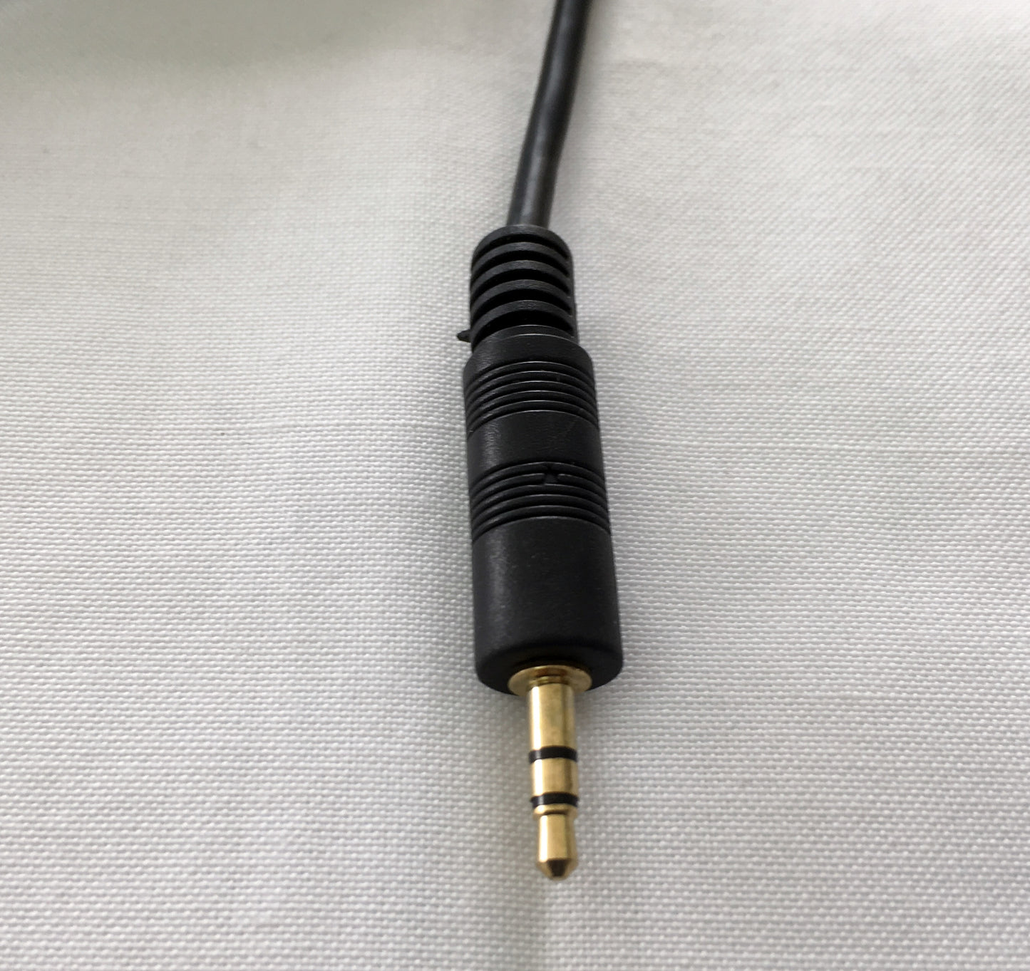 Cable de audio auxiliar de 2 conectores 3.5 mm estereo 1.8 metros