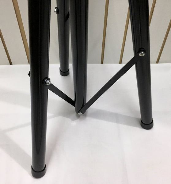 Pedestal de piso para caja amplificada color negro