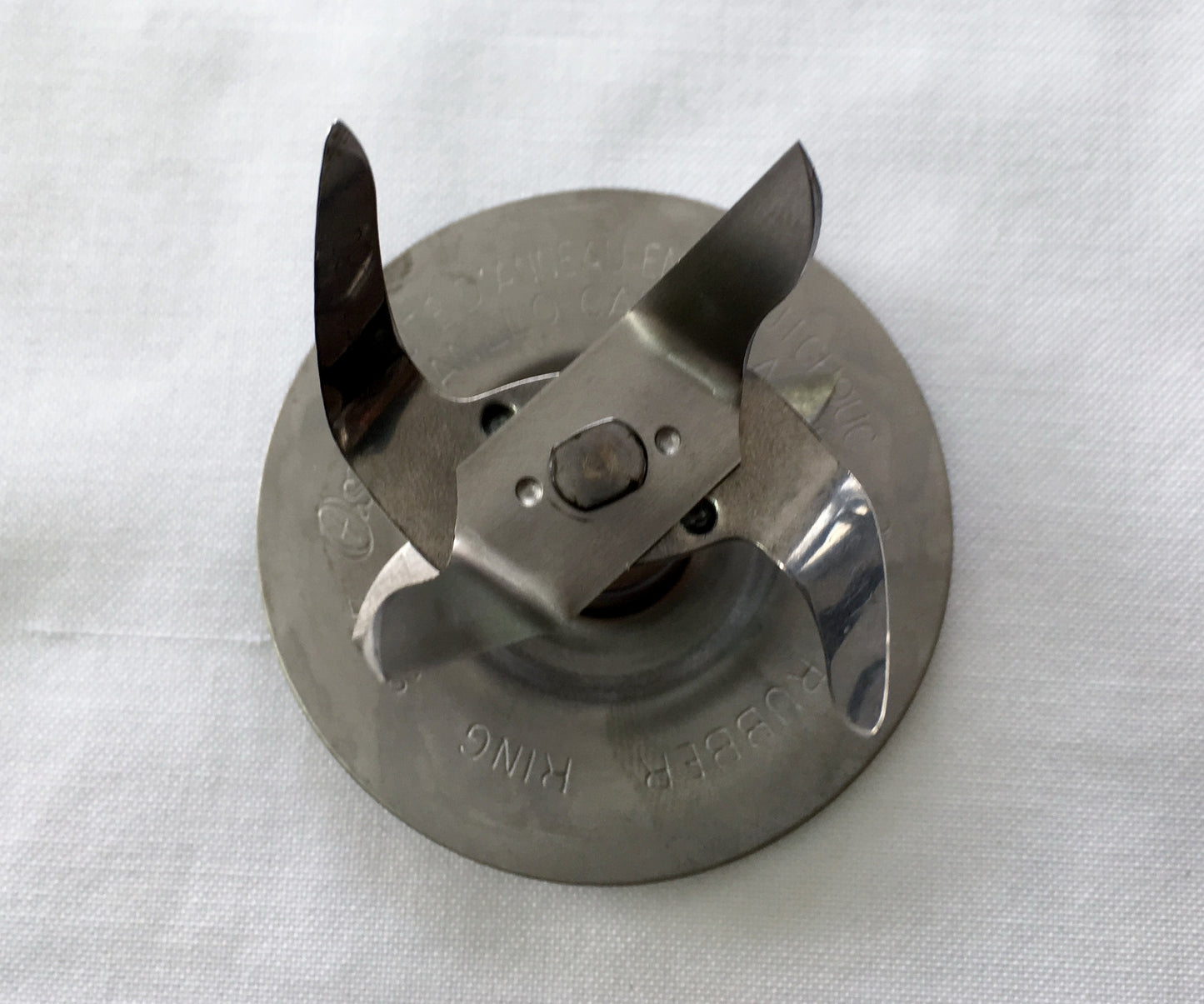 Cuchilla de 6 aspas y empaque marca Oster para vaso de licuadora 4980